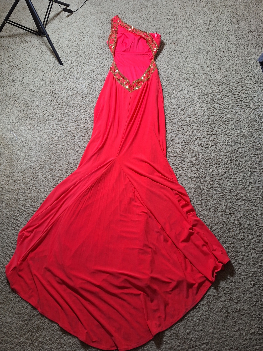 Betsy & Adam Coral Halter High-Low Gown with Beaded Waist Size 4 - Picture 9 of 10